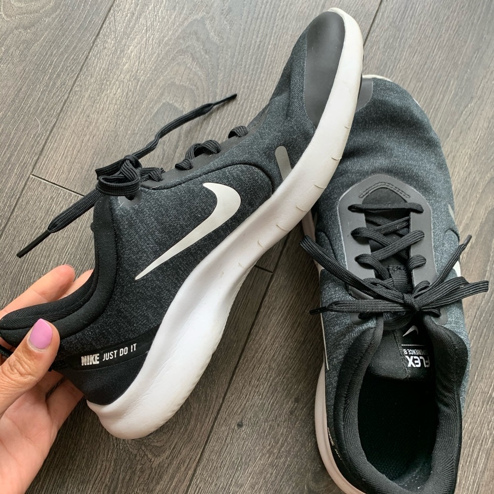 Nike Flex Experience 8 Running Shoe Size 10